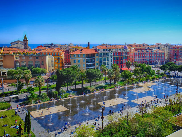 Stunning view of Nice with Promenade du Pailon in forefront