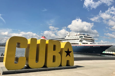 Braemar docked in Cuba