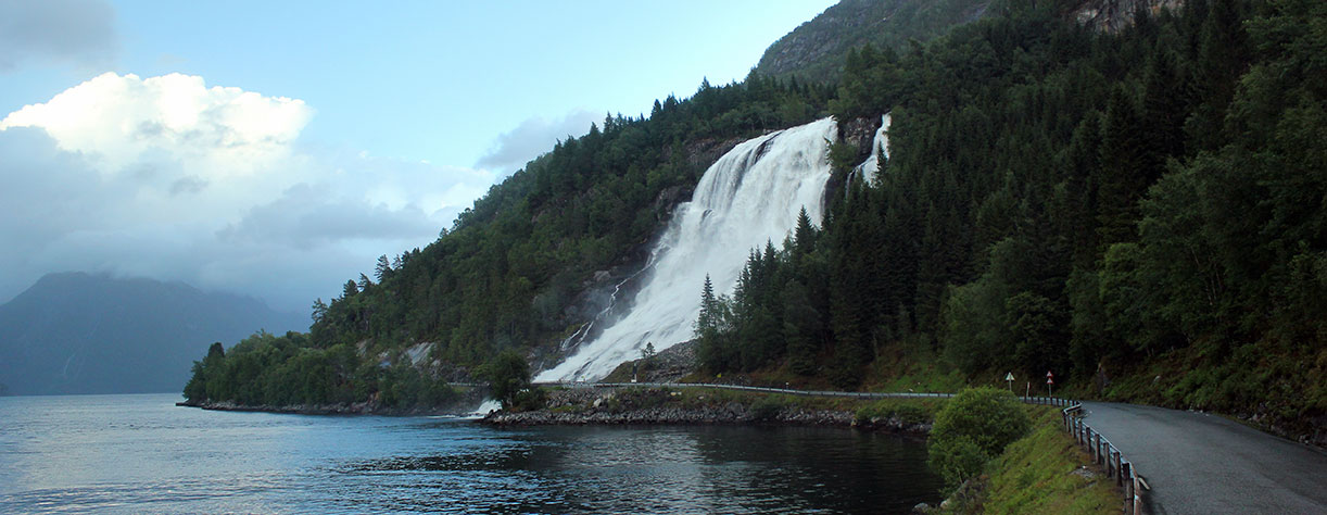 Cruising Maurangerfjord & Furebergfossen, Norway