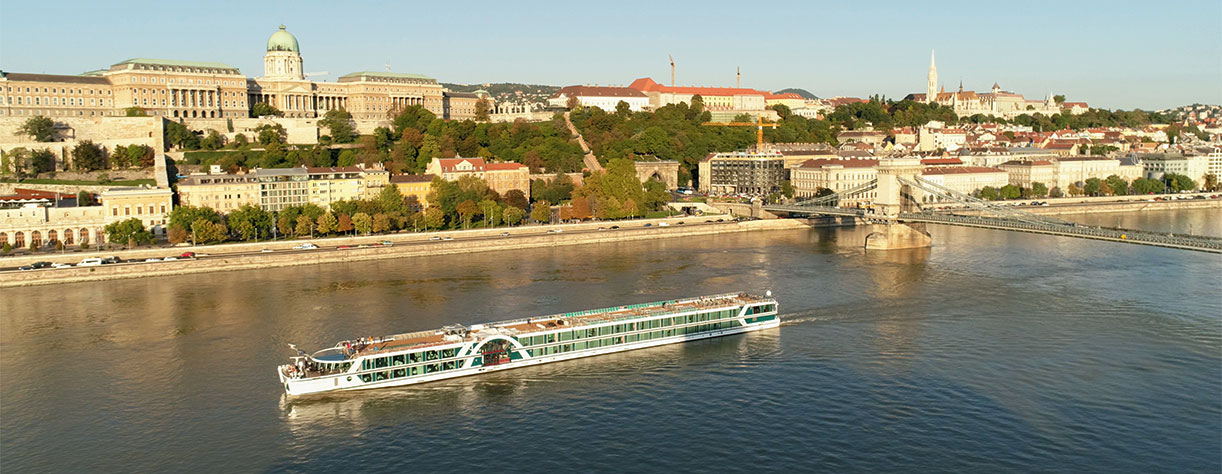 Brabant cruising Budapest, Hungary Brabant cruising Budapest, Hungary