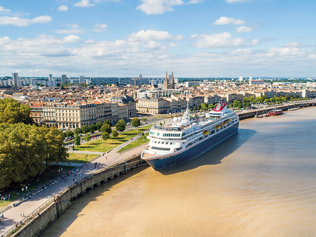Braemar docked in Bordeaux, France Braemar docked in Bordeaux, France