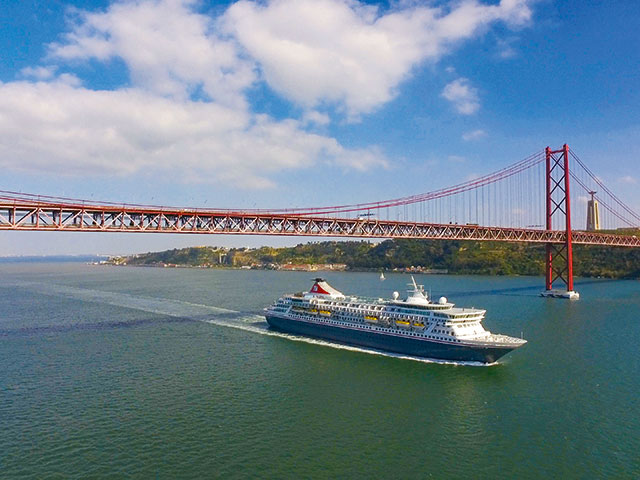 Balmoral cruising the River Tagus, Portugal