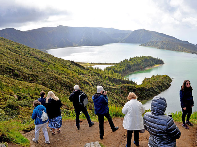 Solo guests in the Azores