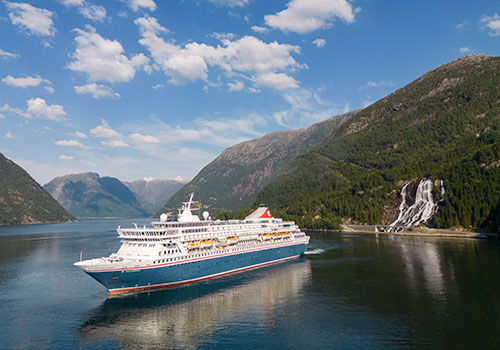 Balmoral cruising by Furebergsfoss