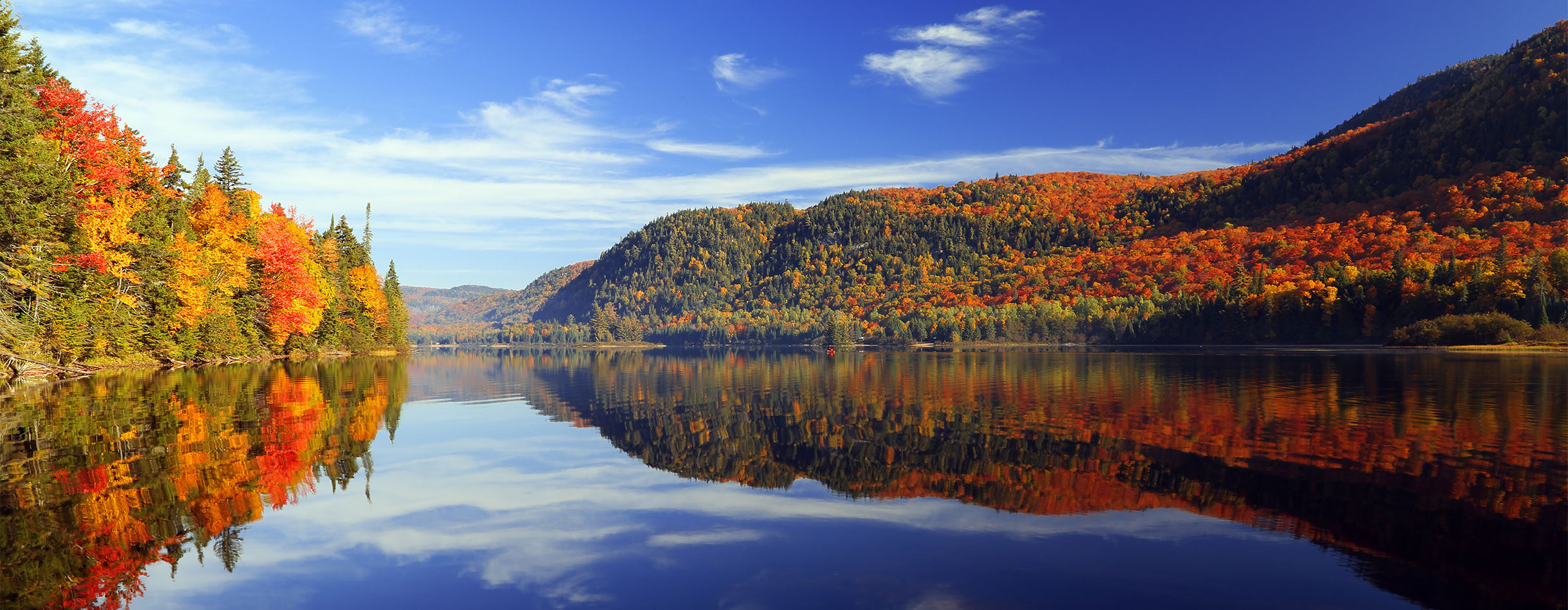 Parc national Mont Tremblant. Quebec. Autumn in Canada