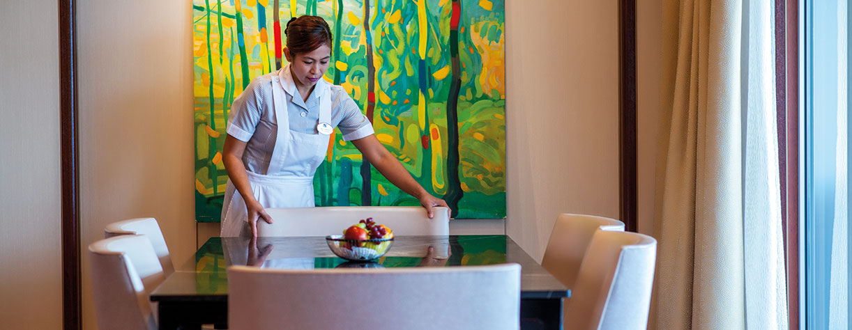 Dining table, Olsen Suite, Bolette