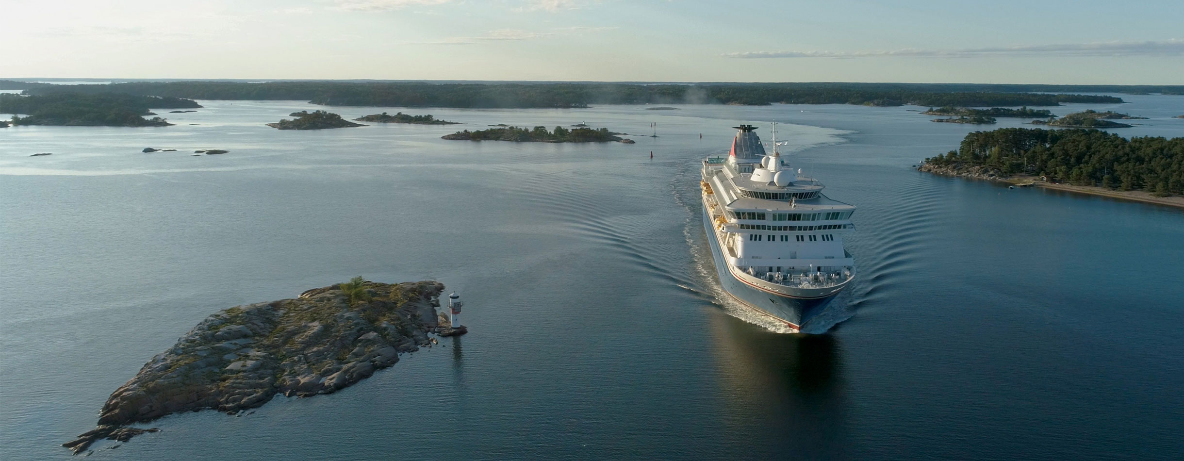 Balmoral cruising the Swedish waterways