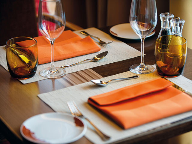 Table setting in VASCO