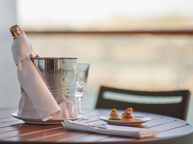 Suite Balcony and Champagne 