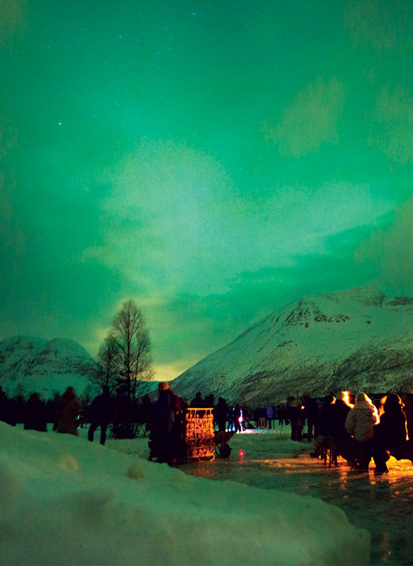 Northern lights in Tromso, guests on tour