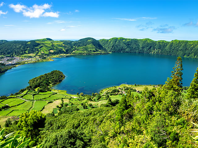 Lagoa das Sete Cidades, Sao Miguel Island, Azores, Portugal