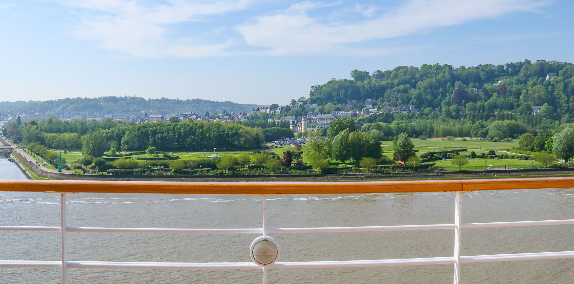 Cruising the River seine, France