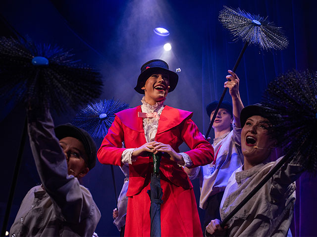 Show team in Mary Poppins, Evening entertainment