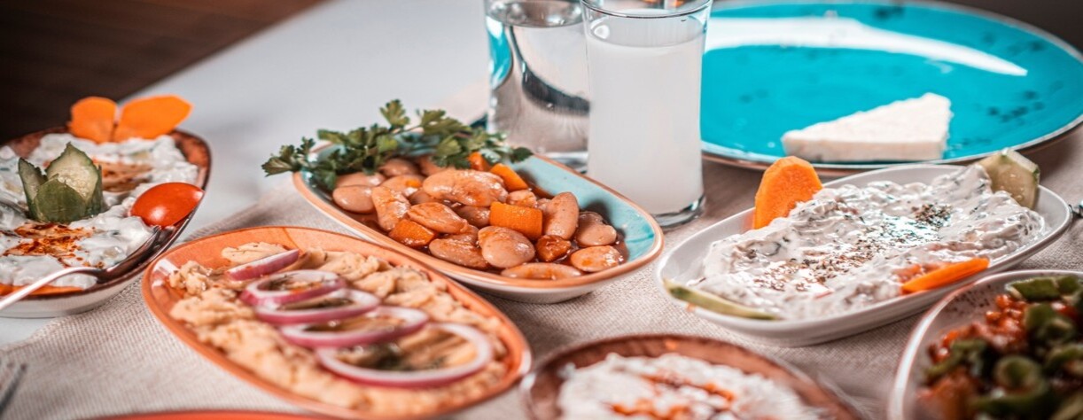 Traditional Turkish mezze 