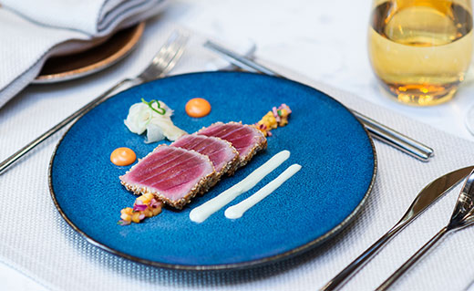 Tuna Tataki, Asian dish served at Colours and Tastes