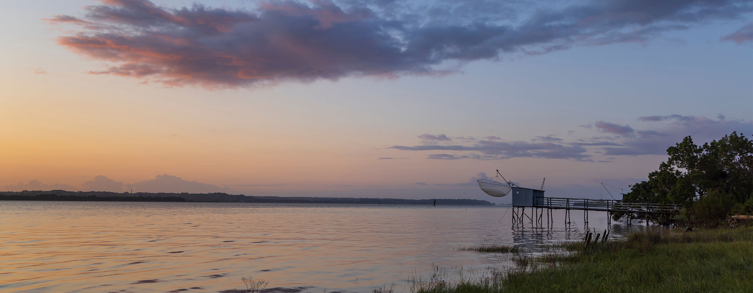 Traditional fishing hut on river Gironde, Bordeaux, Aquitaine, France 