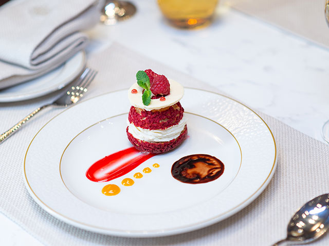 WHITE CHOCOLATE RASPBERRY CHOUX CRAQUELIN, Grill, Colours and Tastes 