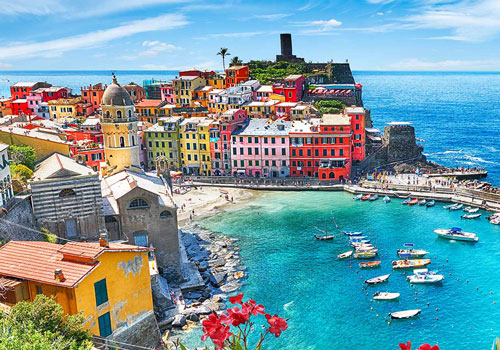Colourful buildings in Vernazza, Cinque Terre, Italy