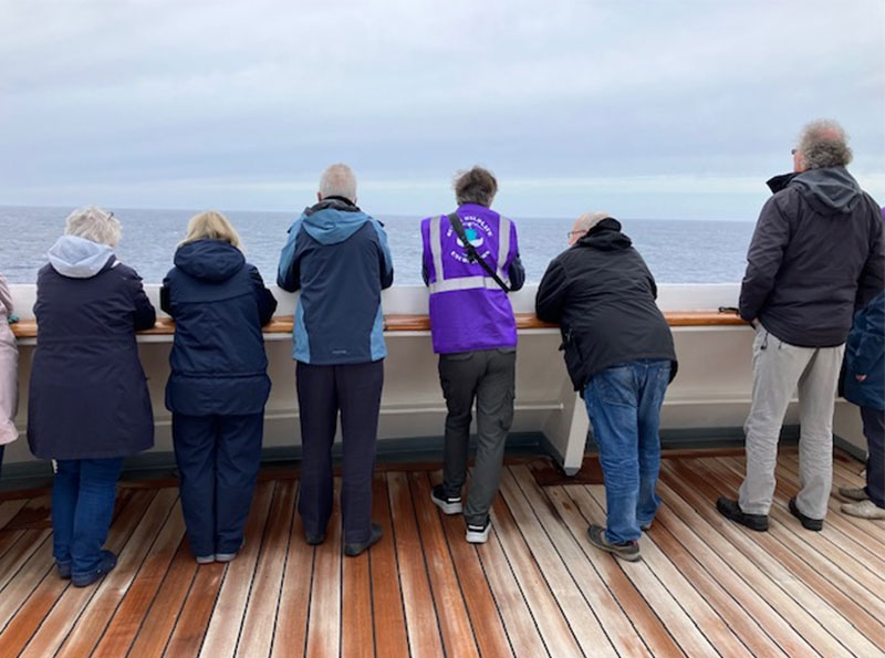 Ocean World encounters watchers at sea from deck